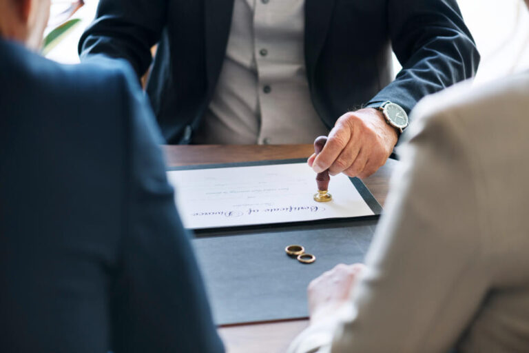 Read more about the article DIVORCIO: Desaprensión injuriosa derivada del hecho de no contestar la demanda ni producir pruebas.